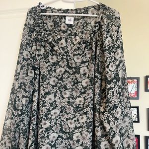 Green floral CAbi blouse size large